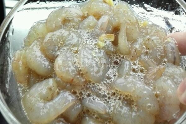 水晶虾仁的做法图解5