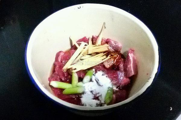 孜然牙签牛肉的做法图解3