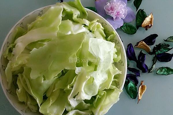 酱爆洋白菜的做法图解2