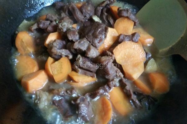 胡萝卜炖牛肉的做法图解10