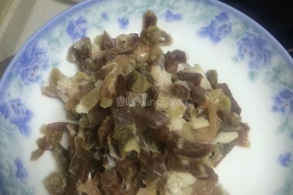 蒜苔炒腊肉的做法图解3