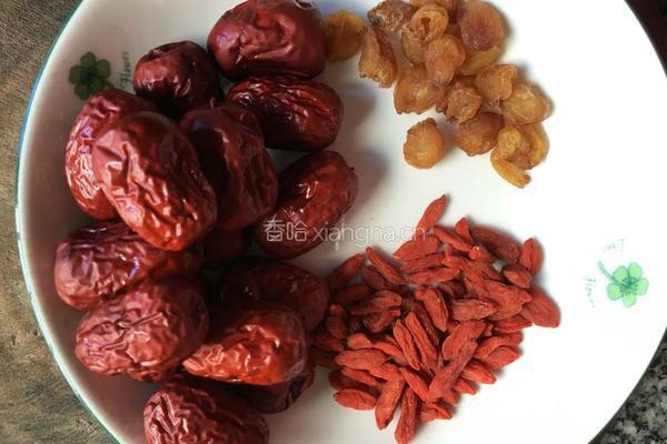 桂圆姜枣膏的做法图解2