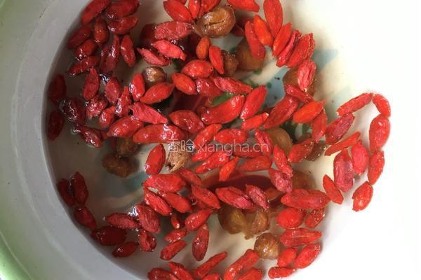 桂圆姜枣膏的做法图解3