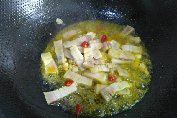 娃娃菜炒咸肉的做法图解3