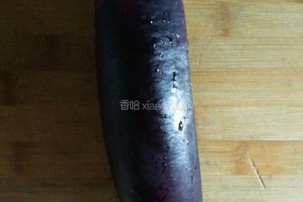 油炸茄子的做法图解1