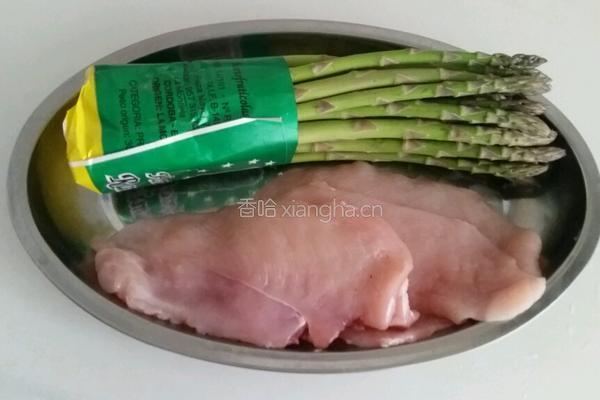 蒜蓉鸡丝芦笋的做法图解1