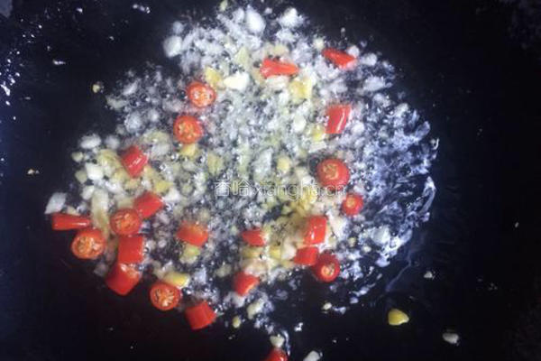 韭菜虾米炒蚕豆的做法图解4