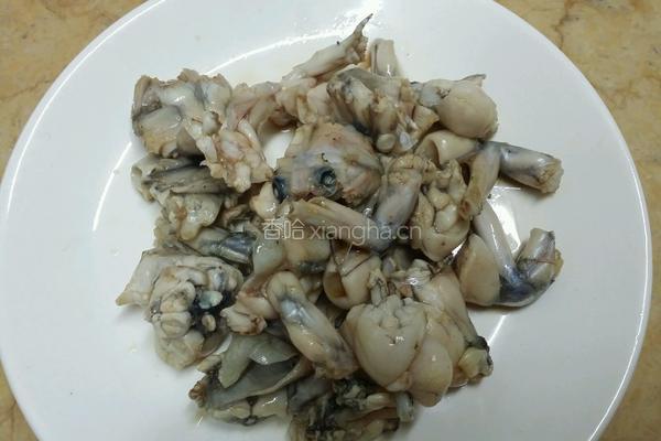 爆炒香辣牛蛙的做法图解4