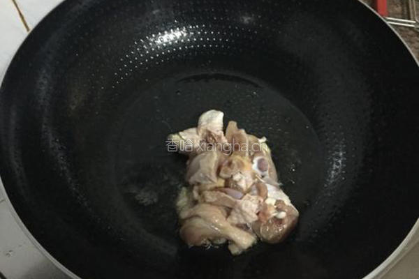 土豆焖鸡块的做法图解3