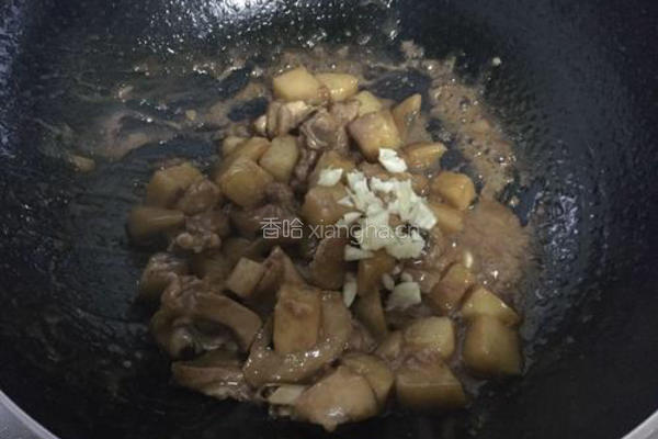 土豆焖鸡块的做法图解9