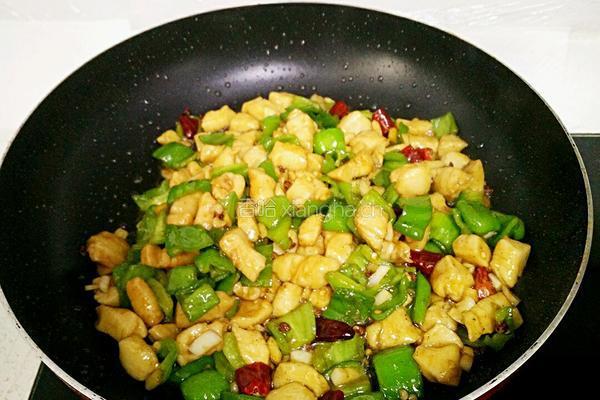 青椒麻辣鸡丁的做法图解9