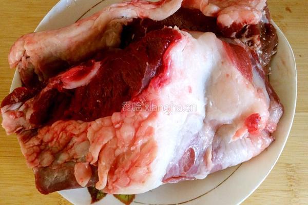 炖牛肉的做法图解1