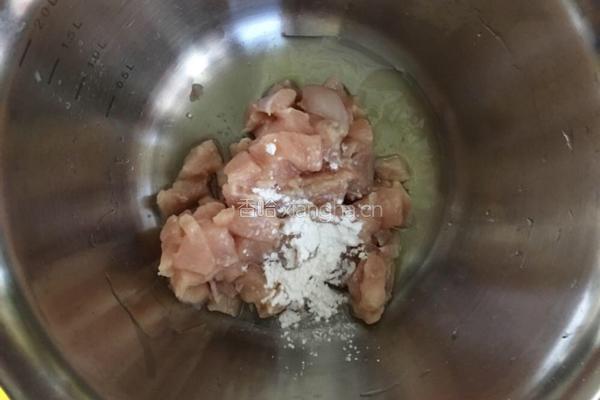 爆炒鸡丁的做法图解1