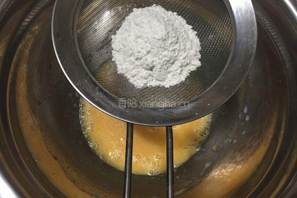 椰香戚风蛋糕的做法图解4