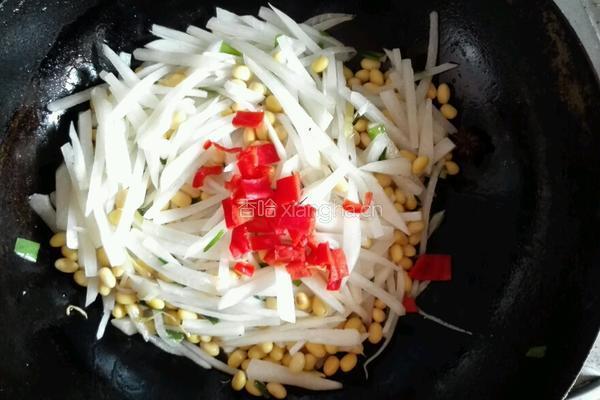 白萝卜丝炒黄豆的做法图解5