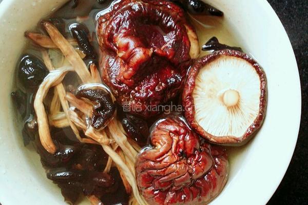 蒸菜之排骨彩色盒子的做法图解2