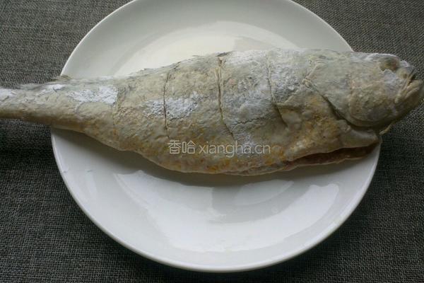 煎烧黄花鱼的做法图解2