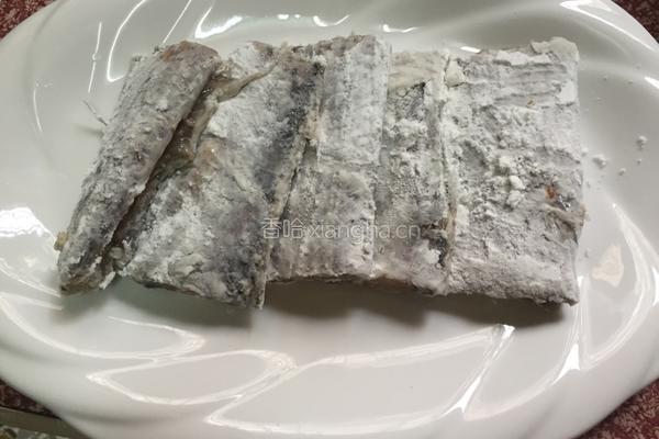 椒盐带鱼的做法图解4