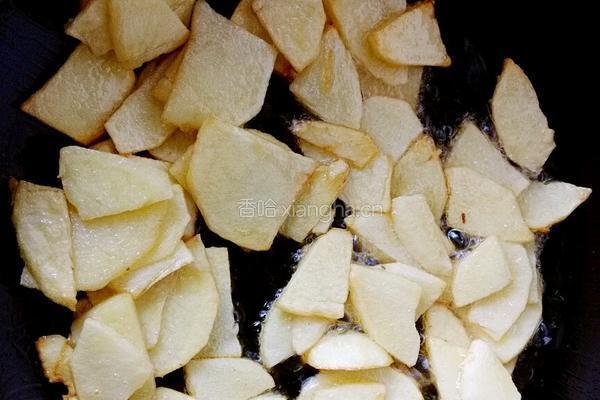 辣白菜炒土豆片的做法图解5