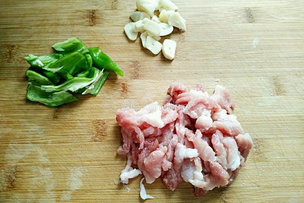 肉炒平菇的做法图解4