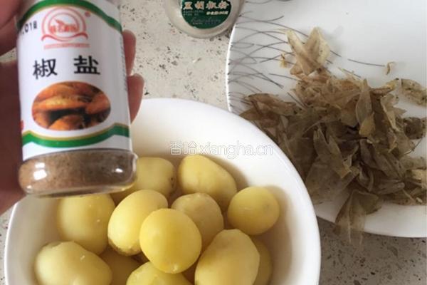 椒盐土豆饼的做法图解3