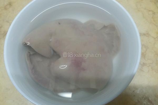 猪腰枸杞汤的做法图解3