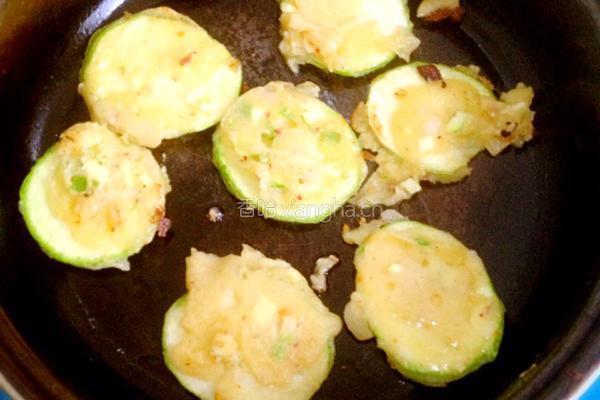 西葫芦小煎饼的做法图解4