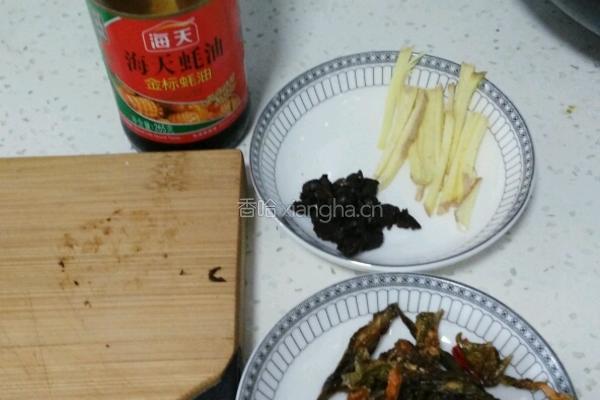 韭菜蛤蜊的做法图解3