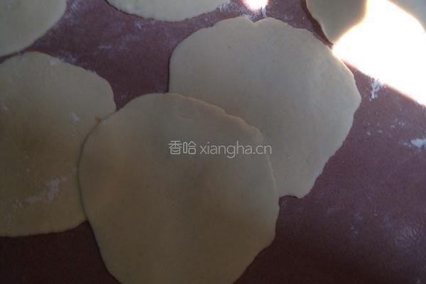 韭菜肉香菇包子的做法图解6