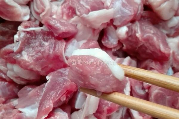 生烤羊肉串的做法图解1