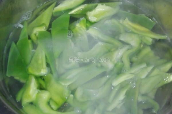 虾仁肉酱炒青椒的做法图解2