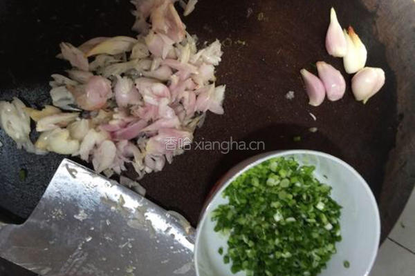 香葱饺子的做法图解1