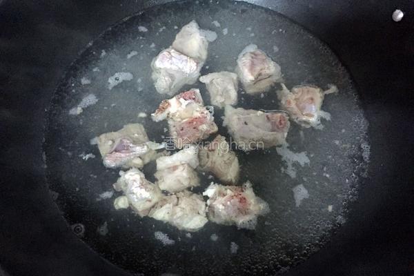 山药炖排骨的做法图解1