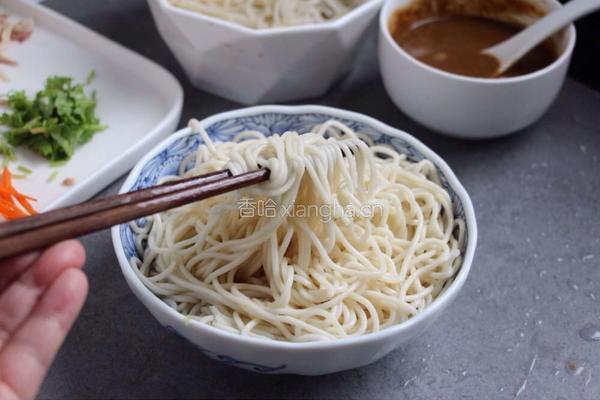 鸡丝麻酱凉面的做法图解7