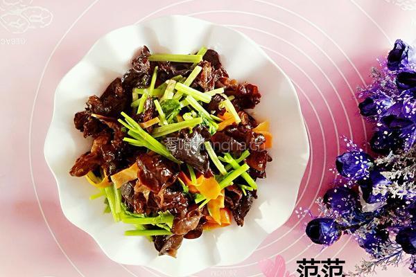 芹菜炒木耳的做法图解15