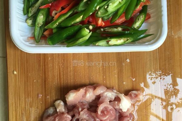 尖椒土豆炒肉丝的做法图解3