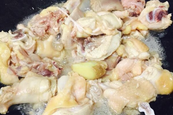 香菇土豆炖鸡块的做法图解4