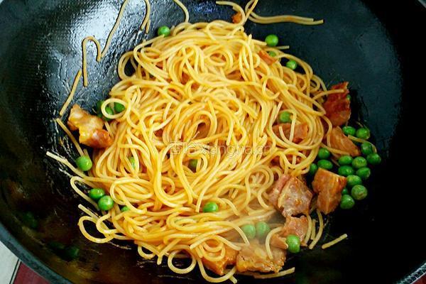 茄汁培根炒意面的做法图解8