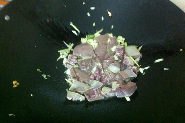 香葱炒腰花的做法图解7