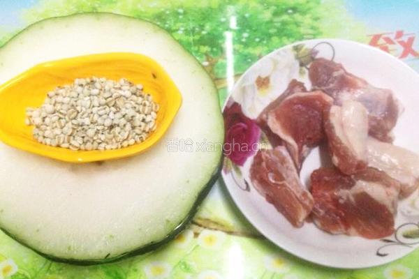 薏米冬瓜排骨汤的做法图解1