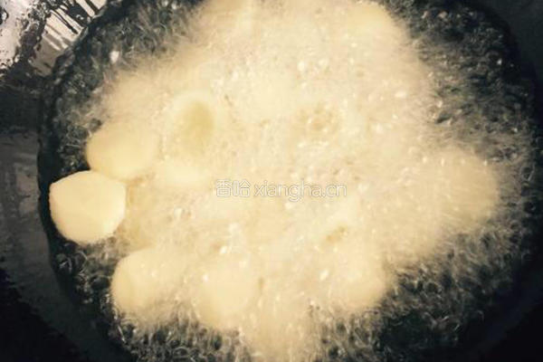 拔丝土豆球的做法图解4