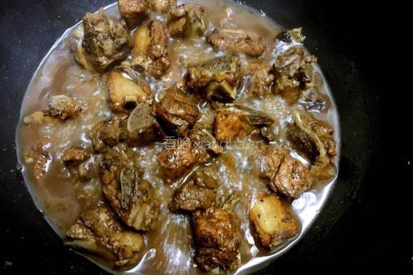小土豆烧排骨的做法图解6