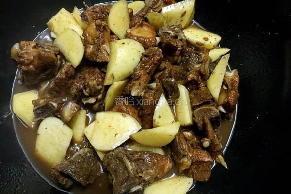 小土豆烧排骨的做法图解7