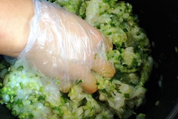 芹菜龙利鱼肉馄饨的做法图解6