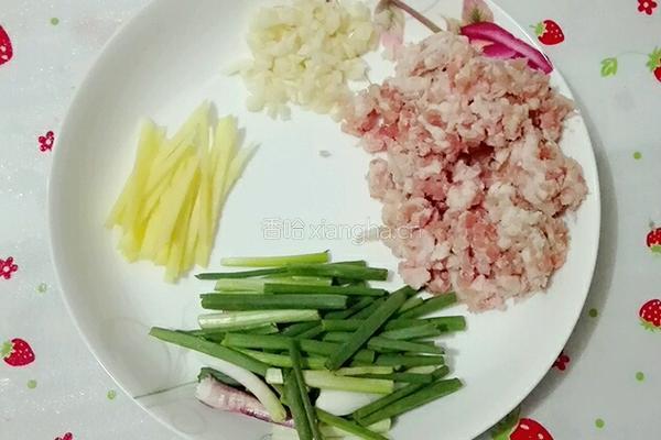 干炒茶树菇的做法图解1