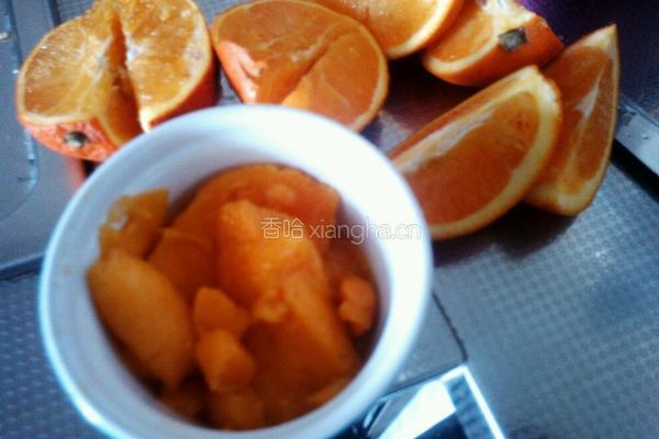 可爱多甜橙芒果汁的做法图解1