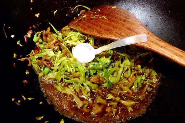 老干妈炒饼的做法图解12