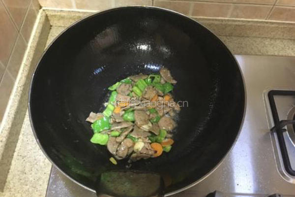 青椒炒猪肝的做法图解8