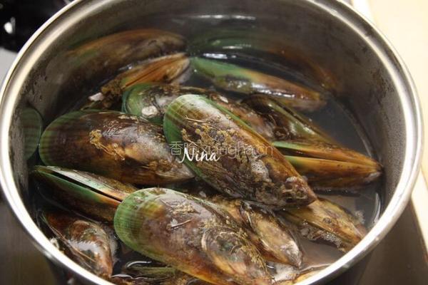 西班牙海鲜饭的做法图解1
