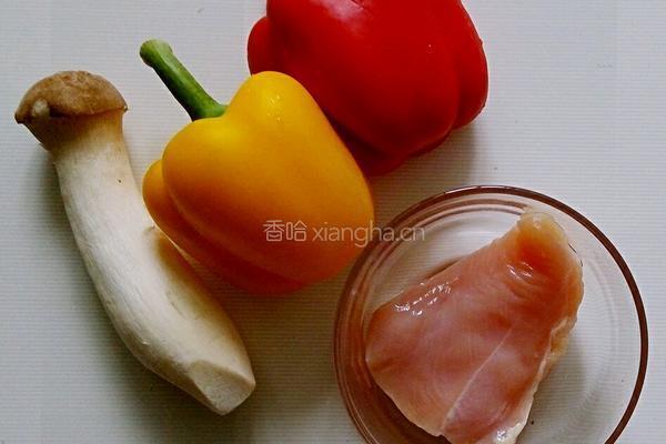 杏鲍菇双椒炒鸡丝的做法图解1